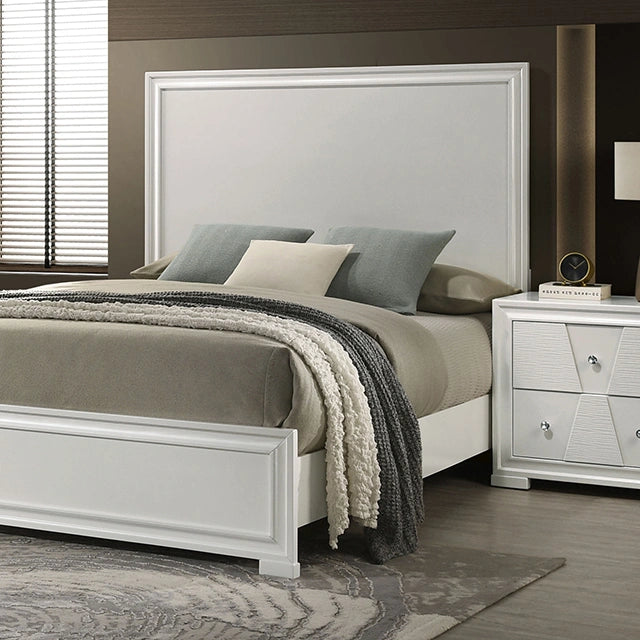 Holsted E.King & Queen Bed
