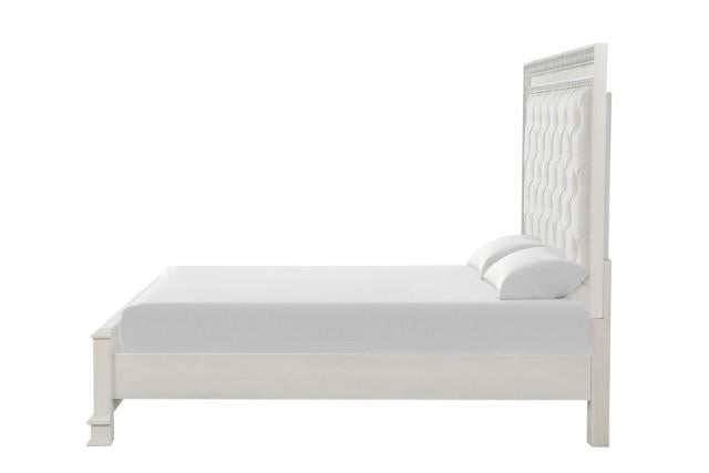 Stella Mia 4 Pc 5 Pc Queen Bedroom Set White